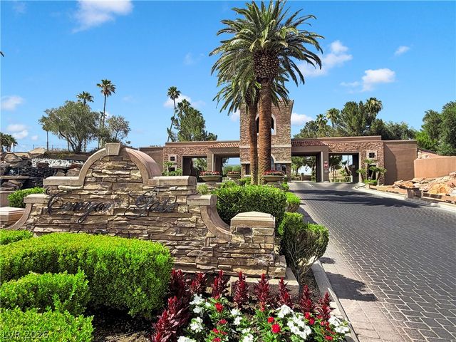 8921 Diamond Falls Drive, Las Vegas, NV 89117
