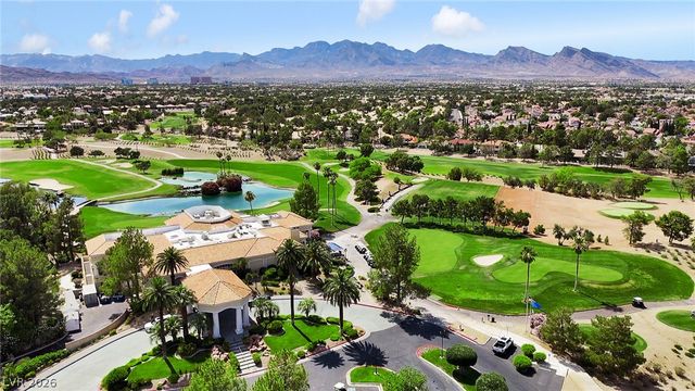 8921 Diamond Falls Drive, Las Vegas, NV 89117
