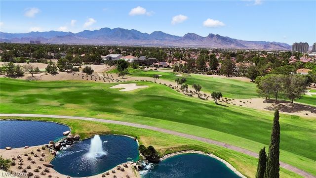 8921 Diamond Falls Drive, Las Vegas, NV 89117