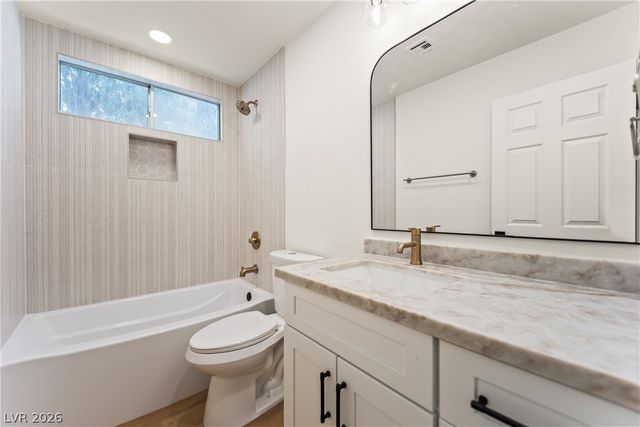 8921 Diamond Falls Drive, Las Vegas, NV 89117