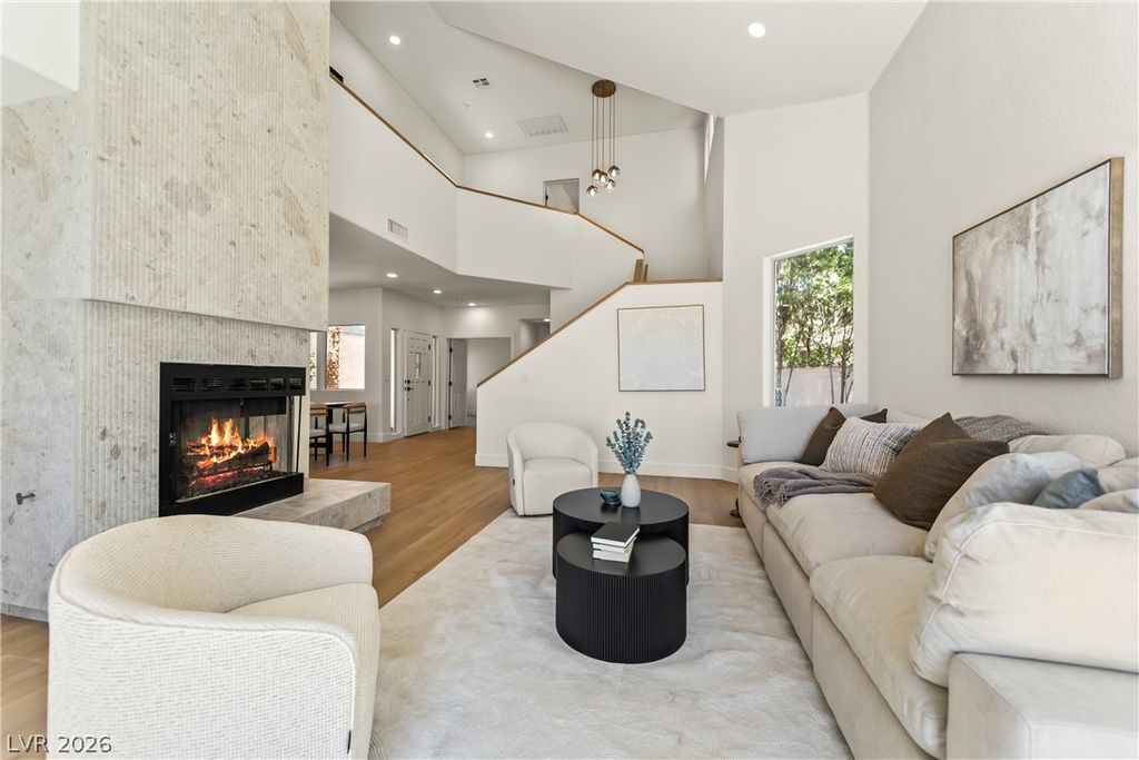 8921 Diamond Falls Drive, Las Vegas, NV 89117 — photo 2
