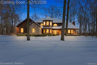 2300 Canyon Ridge Drive, White Lake Charter Township, MI 48383