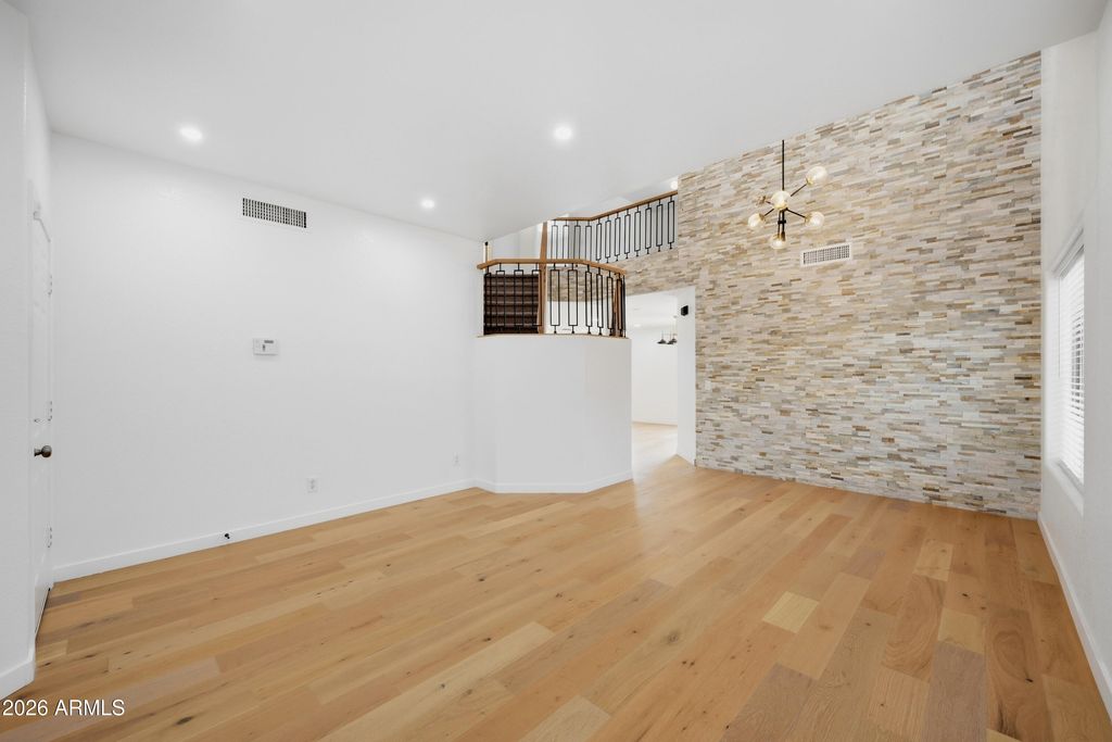 6209 W JONES Avenue, Phoenix, AZ 85043 — photo 2