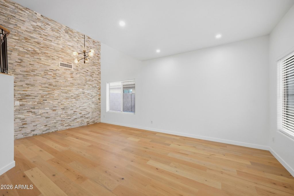 6209 W JONES Avenue, Phoenix, AZ 85043 — photo 4