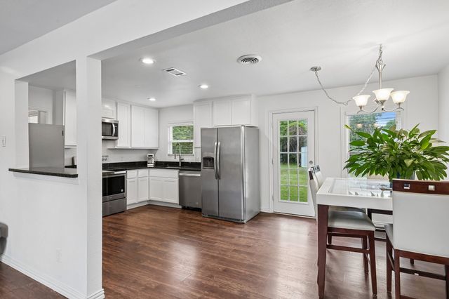 517 Norwood Drive, Hurst, TX 76053