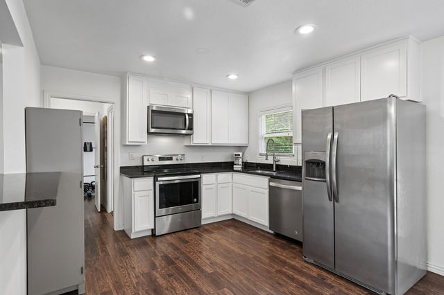 517 Norwood Drive, Hurst, TX 76053