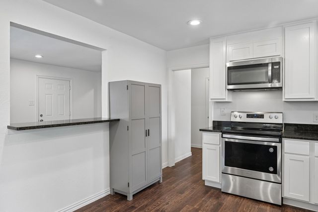 517 Norwood Drive, Hurst, TX 76053
