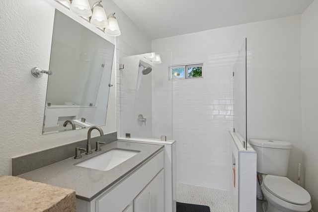 517 Norwood Drive, Hurst, TX 76053