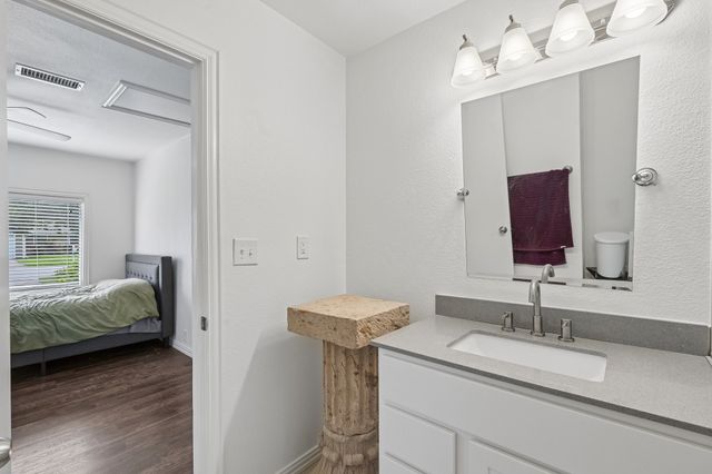 517 Norwood Drive, Hurst, TX 76053