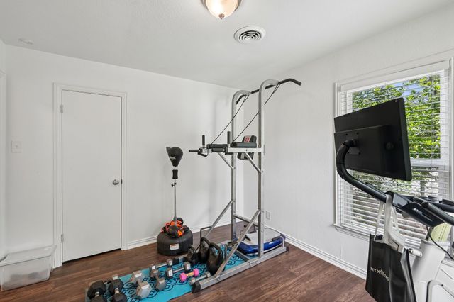 517 Norwood Drive, Hurst, TX 76053