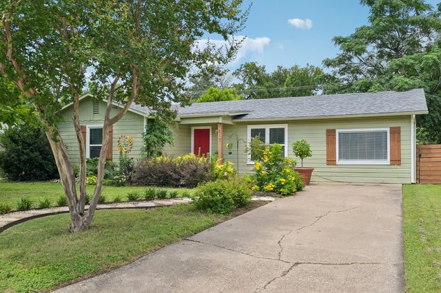 517 Norwood Drive, Hurst, TX 76053