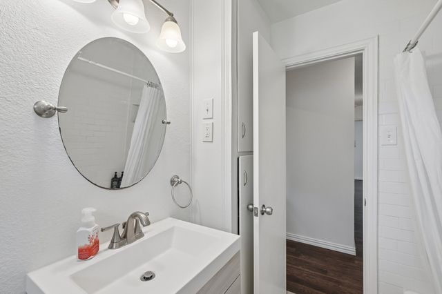 517 Norwood Drive, Hurst, TX 76053