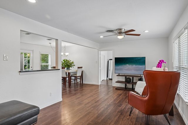 517 Norwood Drive, Hurst, TX 76053