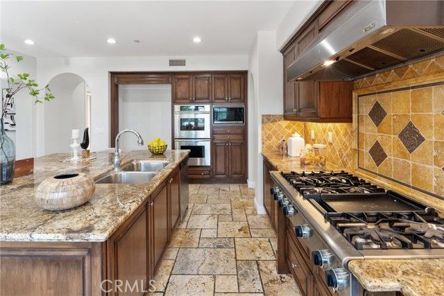 15 Basilica Place, Ladera Ranch, CA 92694