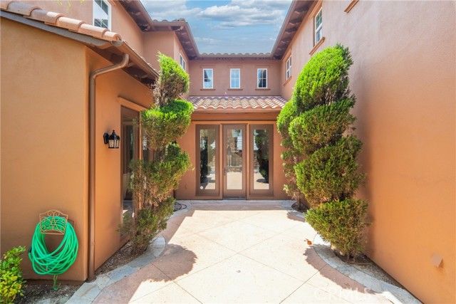 15 Basilica Place, Ladera Ranch, CA 92694