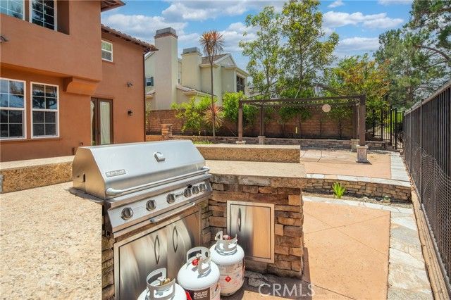 15 Basilica Place, Ladera Ranch, CA 92694