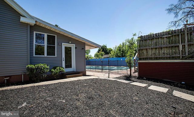 171 S HANOVER ST, Hummelstown, PA 17036