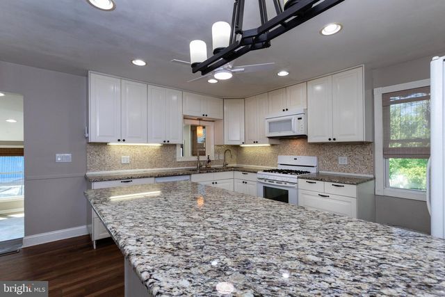 171 S HANOVER ST, Hummelstown, PA 17036