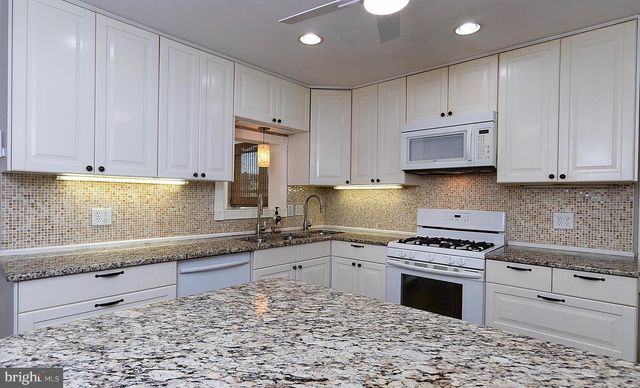 171 S HANOVER ST, Hummelstown, PA 17036