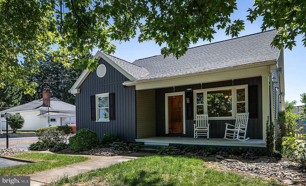 171 S HANOVER ST, Hummelstown, PA 17036