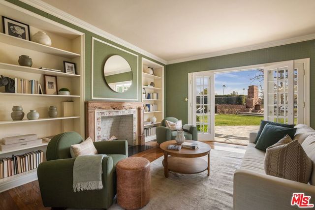 248 S Hudson Avenue, Los Angeles, CA 90004