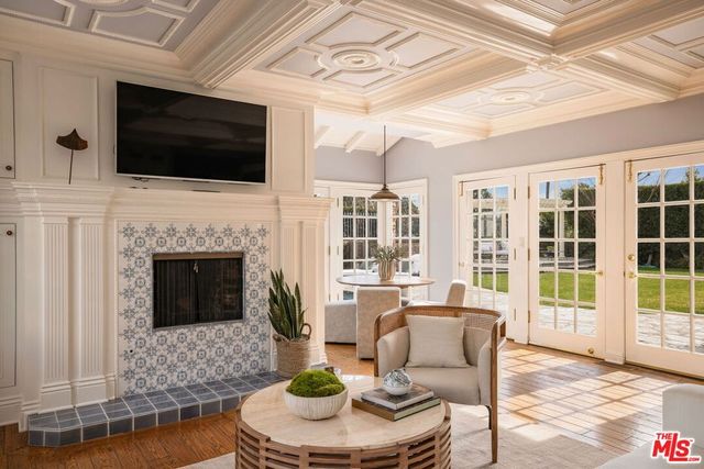 248 S Hudson Avenue, Los Angeles, CA 90004