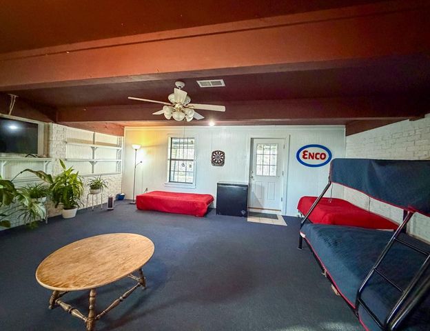 301 Paul Poe Road, Livingston, TX 77351