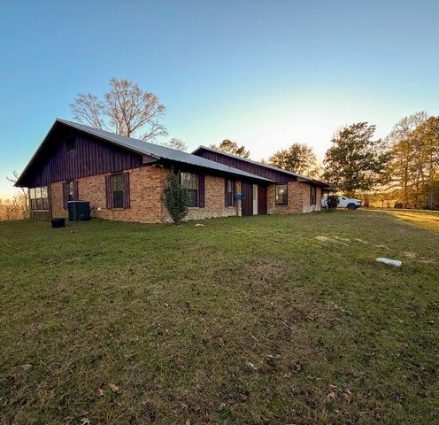 301 Paul Poe Road, Livingston, TX 77351