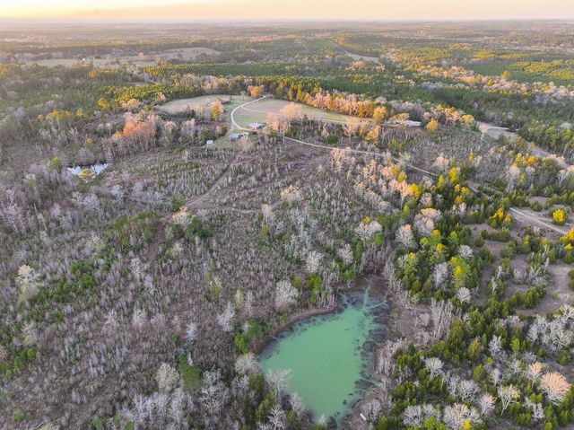 301 Paul Poe Road, Livingston, TX 77351