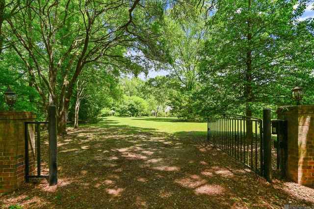 9836 Sligo Rd, St Francisville, LA 70775