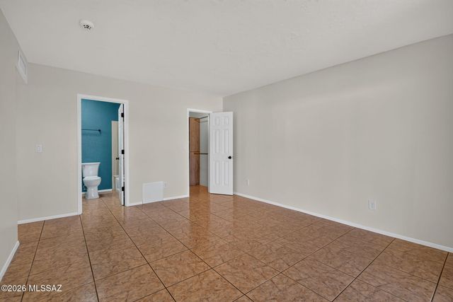 5172 N Pueblo Villas Drive, Tucson, AZ 85704