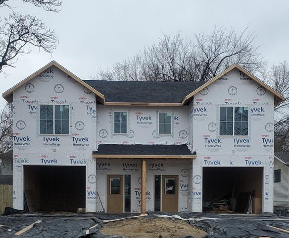 806 7th Street N, Fargo, ND 58102