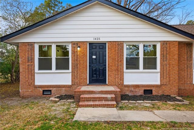 1425 E Manchester Road, Spring Lake, NC 28390