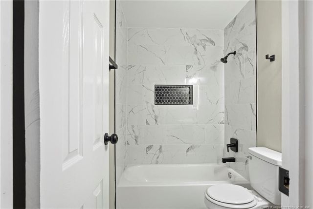 1425 E Manchester Road, Spring Lake, NC 28390