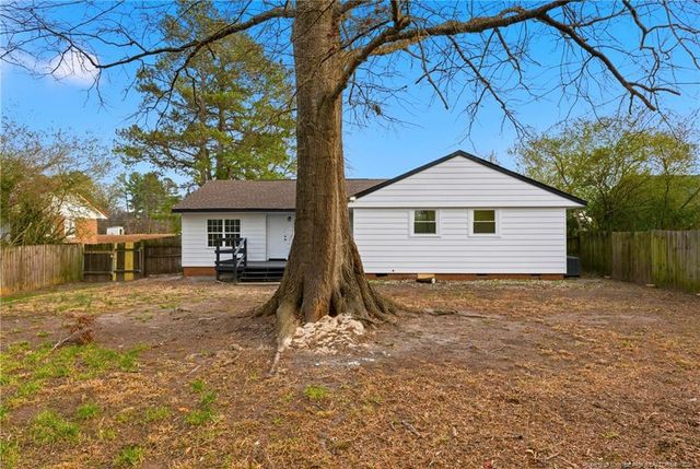 1425 E Manchester Road, Spring Lake, NC 28390