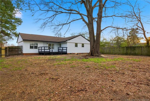 1425 E Manchester Road, Spring Lake, NC 28390