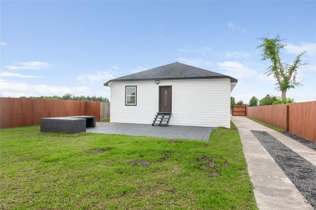 1244 Road 5705, Cleveland, TX 77327