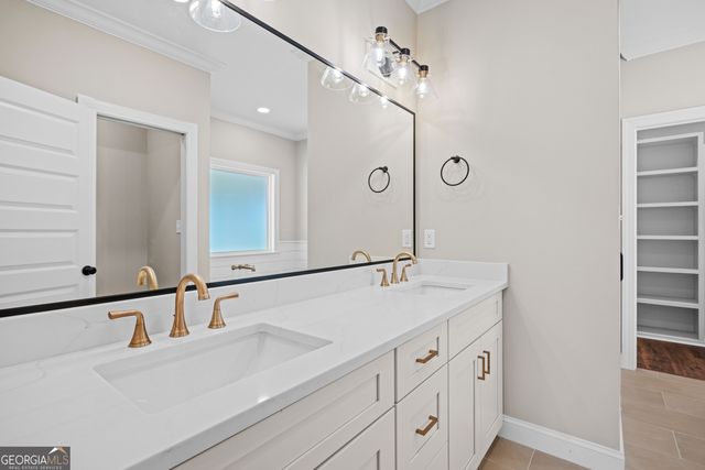 2208 N Oak Street, Valdosta, GA 31602