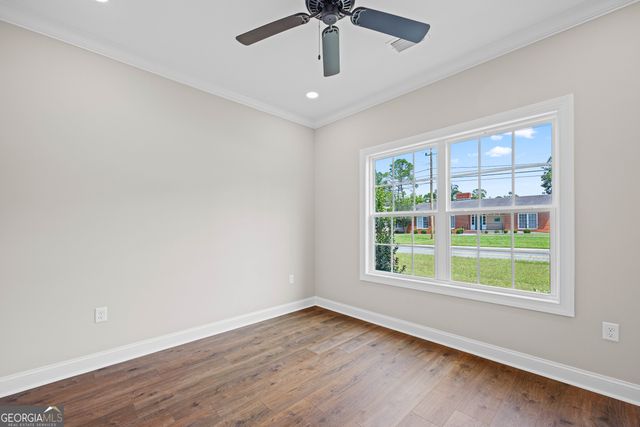 2208 N Oak Street, Valdosta, GA 31602