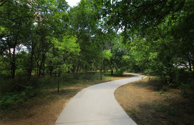 8624 Bur Oak Drive, Justin, TX 76247