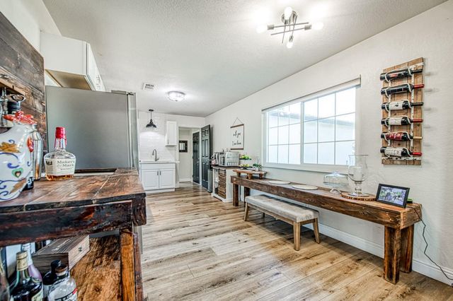 142 9th Street, Clovis, CA 93612