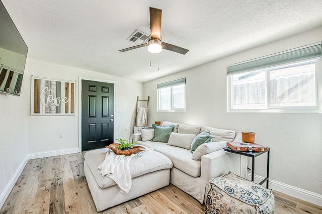 142 9th Street, Clovis, CA 93612