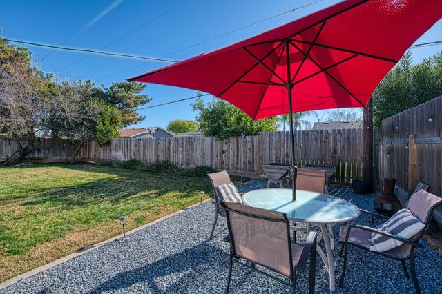 142 9th Street, Clovis, CA 93612