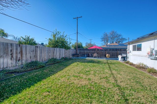 142 9th Street, Clovis, CA 93612