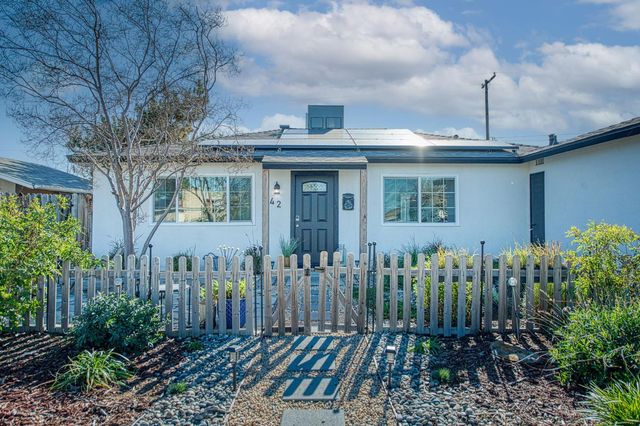 142 9th Street, Clovis, CA 93612