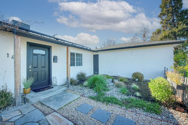 142 9th Street, Clovis, CA 93612