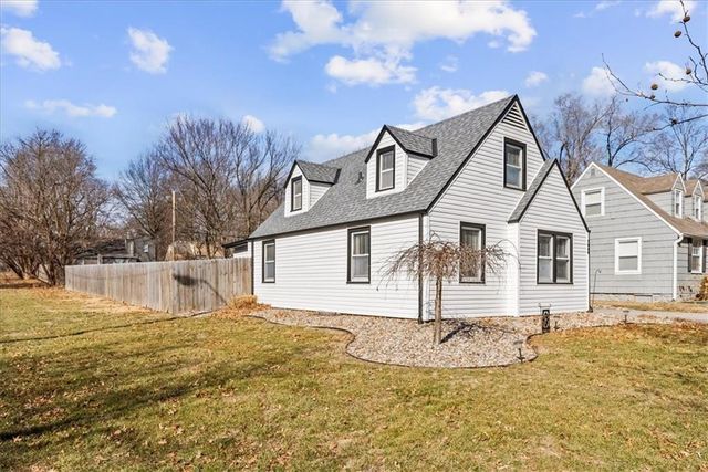 7846 Summit Street, Kansas City, MO 64114