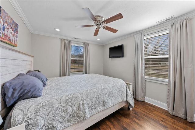 7846 Summit Street, Kansas City, MO 64114