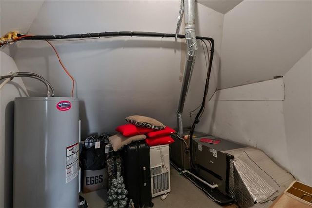 7846 Summit Street, Kansas City, MO 64114