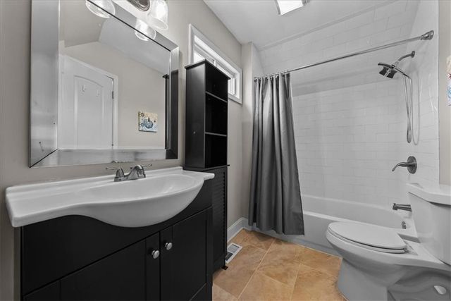 7846 Summit Street, Kansas City, MO 64114